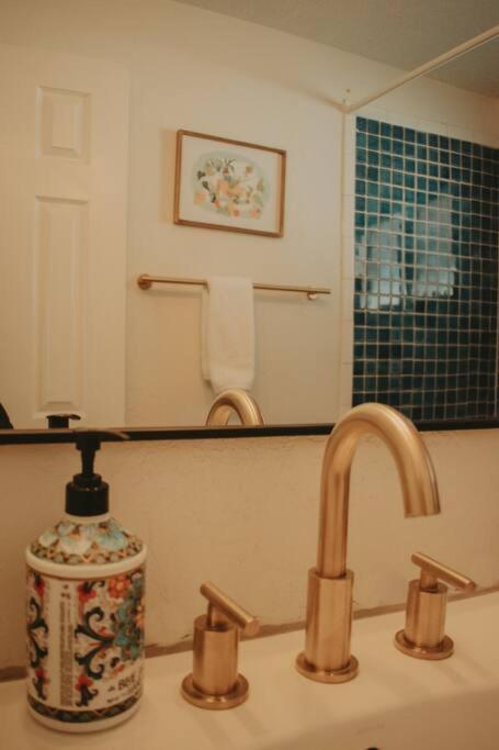 Casa Charleston-3Br-2Bath-Hot Tub-Pet Friendly-No Pet Fees! Villa Albuquerque Eksteriør billede