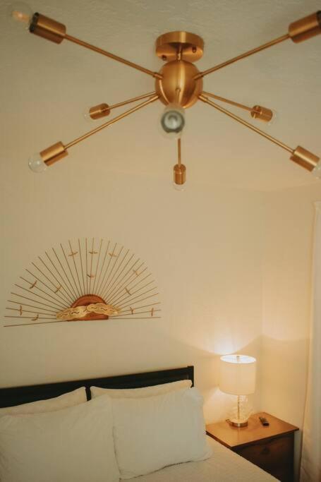 Casa Charleston-3Br-2Bath-Hot Tub-Pet Friendly-No Pet Fees! Villa Albuquerque Eksteriør billede
