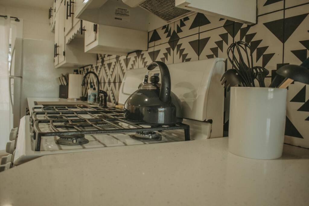 Casa Charleston-3Br-2Bath-Hot Tub-Pet Friendly-No Pet Fees! Villa Albuquerque Eksteriør billede