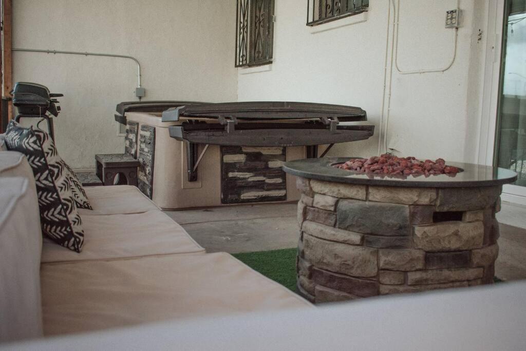 Casa Charleston-3Br-2Bath-Hot Tub-Pet Friendly-No Pet Fees! Villa Albuquerque Eksteriør billede