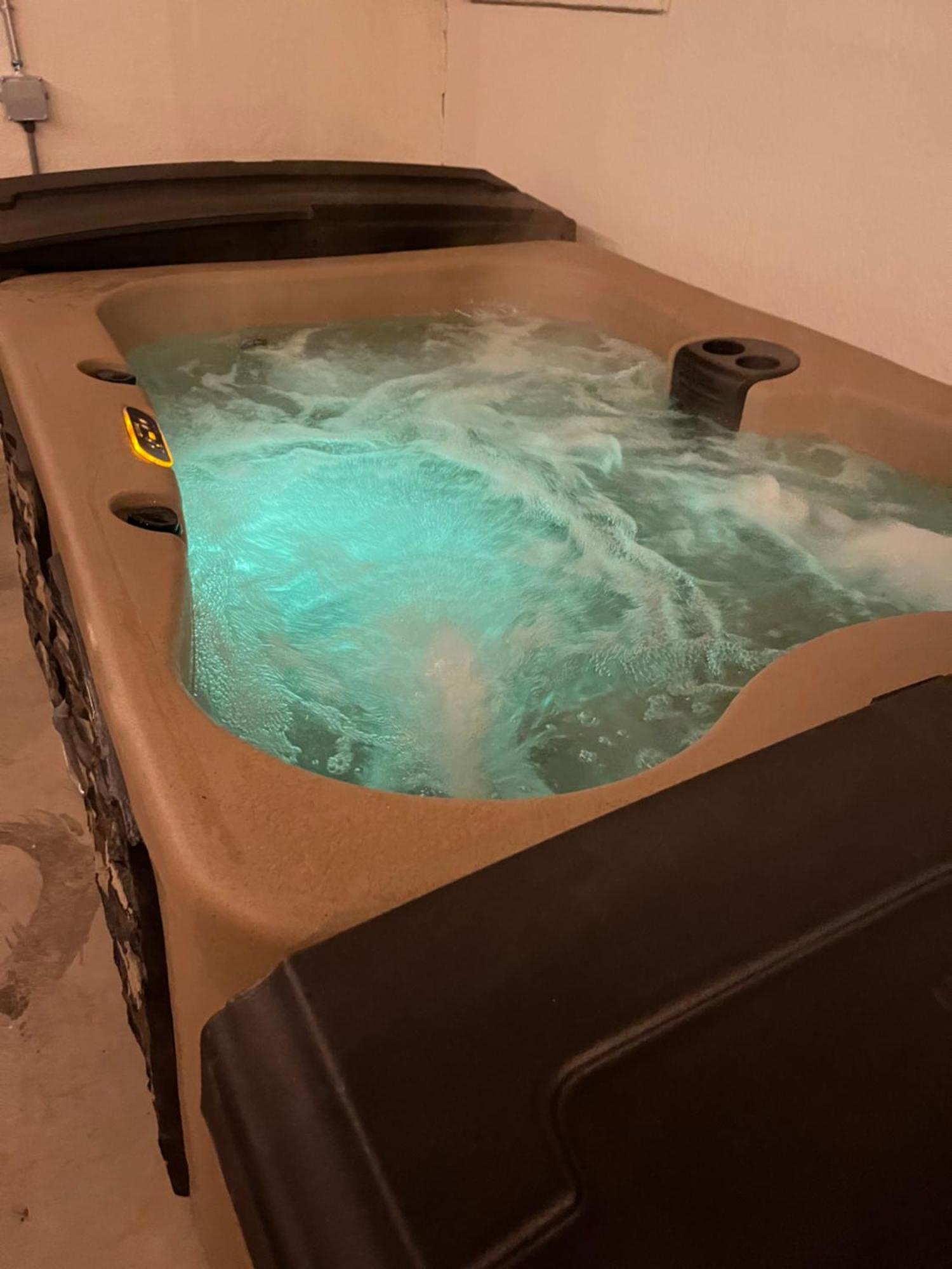 Casa Charleston-3Br-2Bath-Hot Tub-Pet Friendly-No Pet Fees! Villa Albuquerque Eksteriør billede